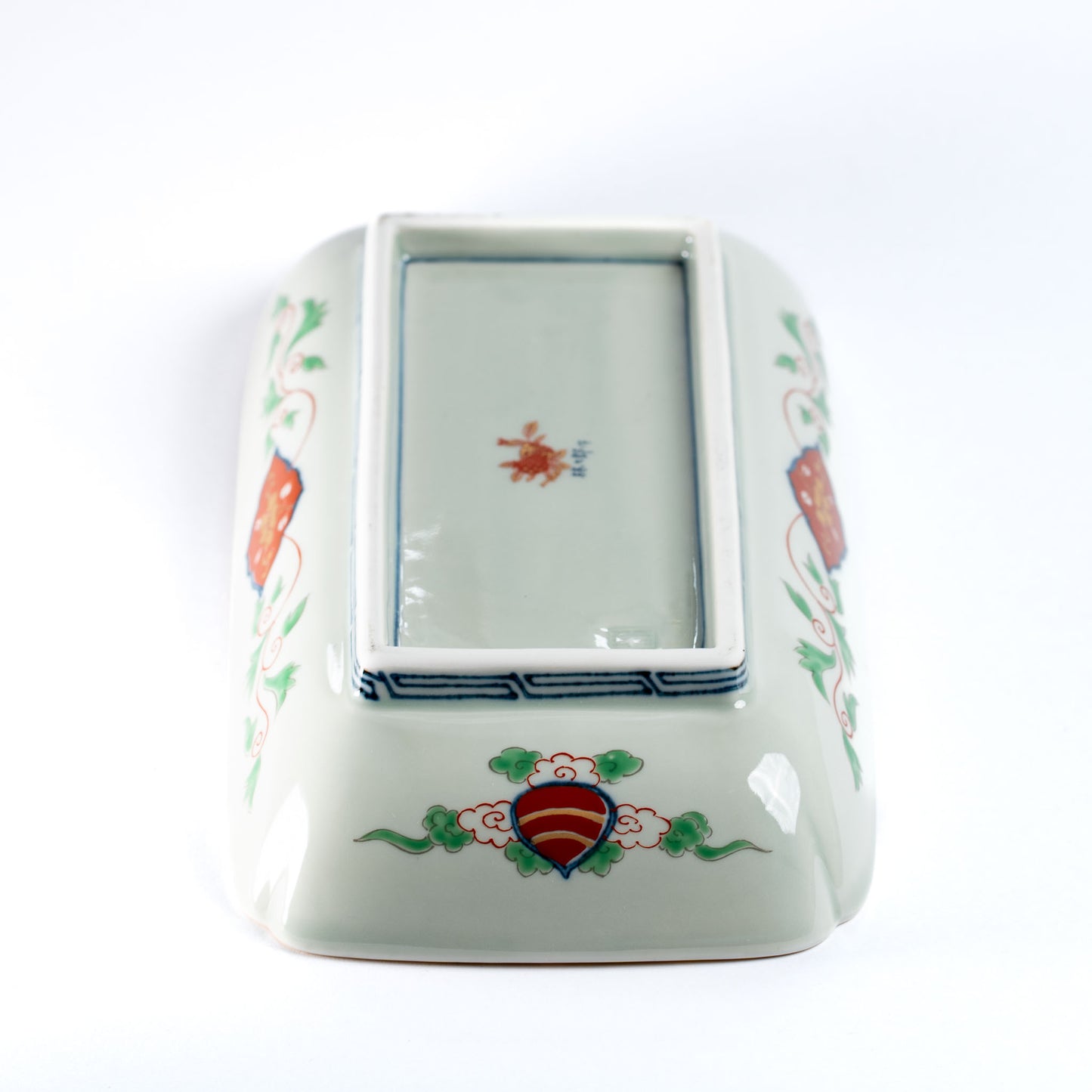 Rinkuro Kiln Old Imari style plate - Chintz flower pattern