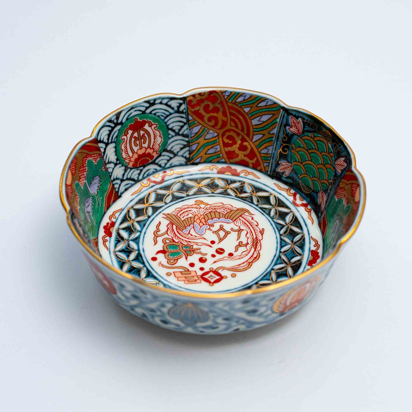 Rinkurou Kiln Imari Style Dyed Nishiki and Arabesque Bowl