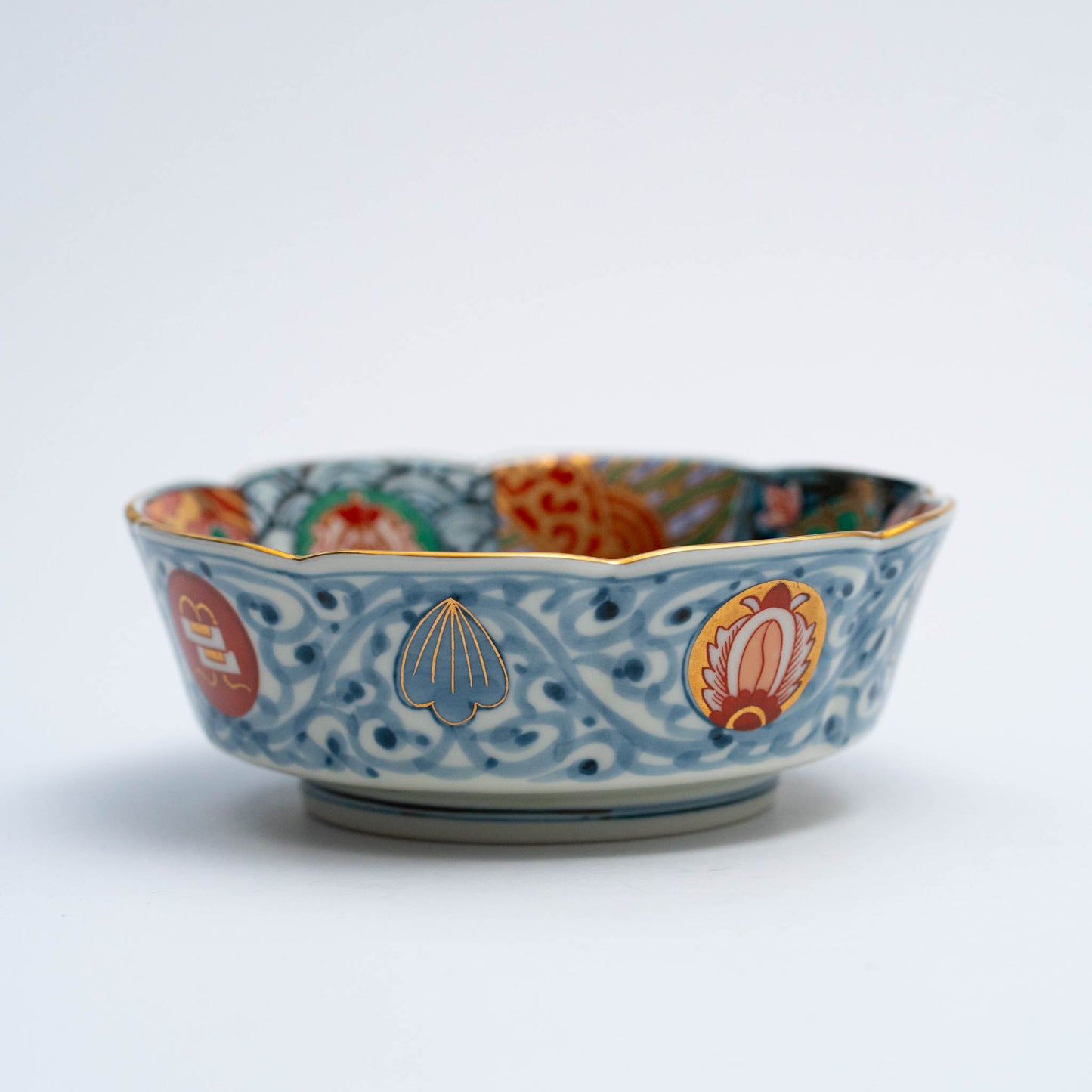Rinkurou Kiln Imari Style Dyed Nishiki and Arabesque Bowl