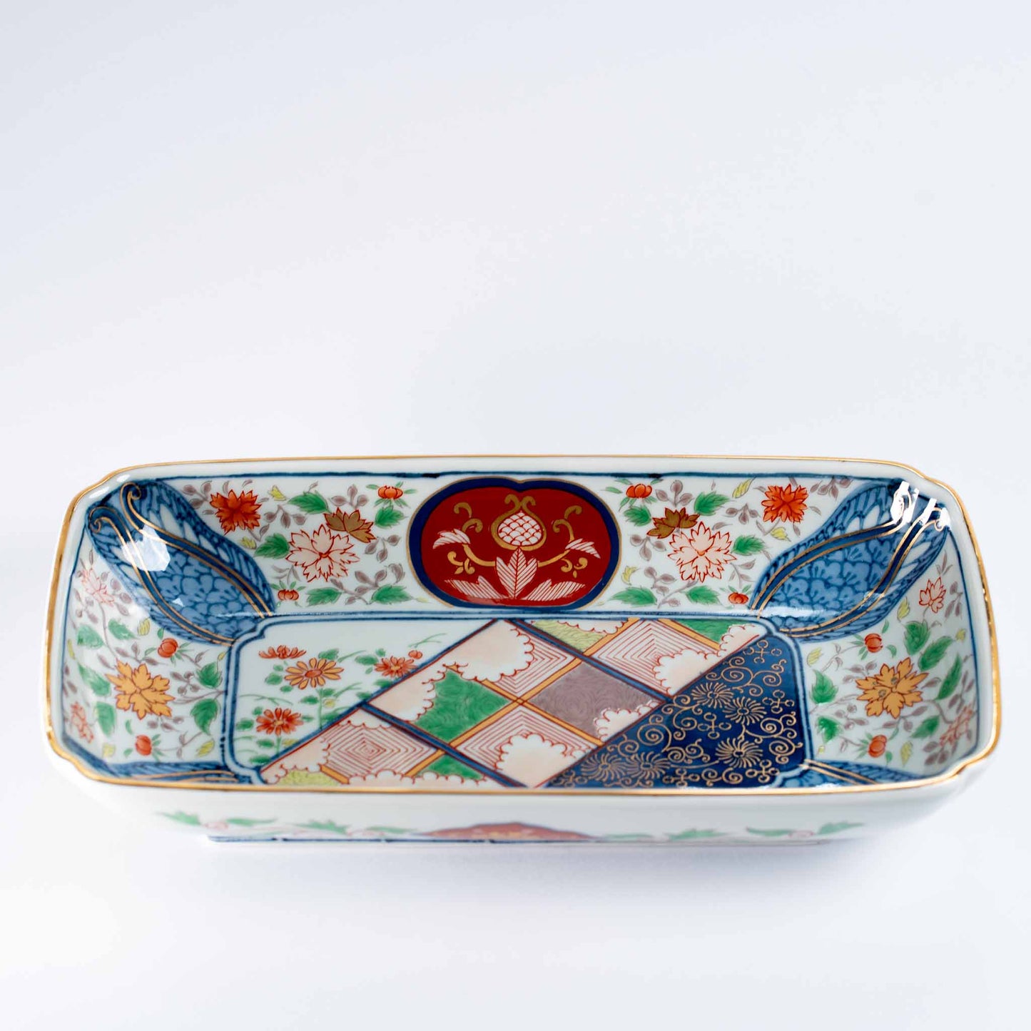 Rinkuro Kiln Old Imari style plate  - Chintz flower pattern