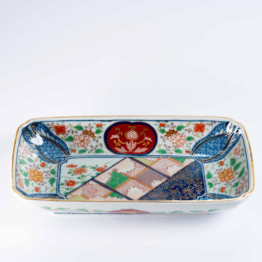 Rinkuro Kiln Old Imari style plate  - Chintz flower pattern