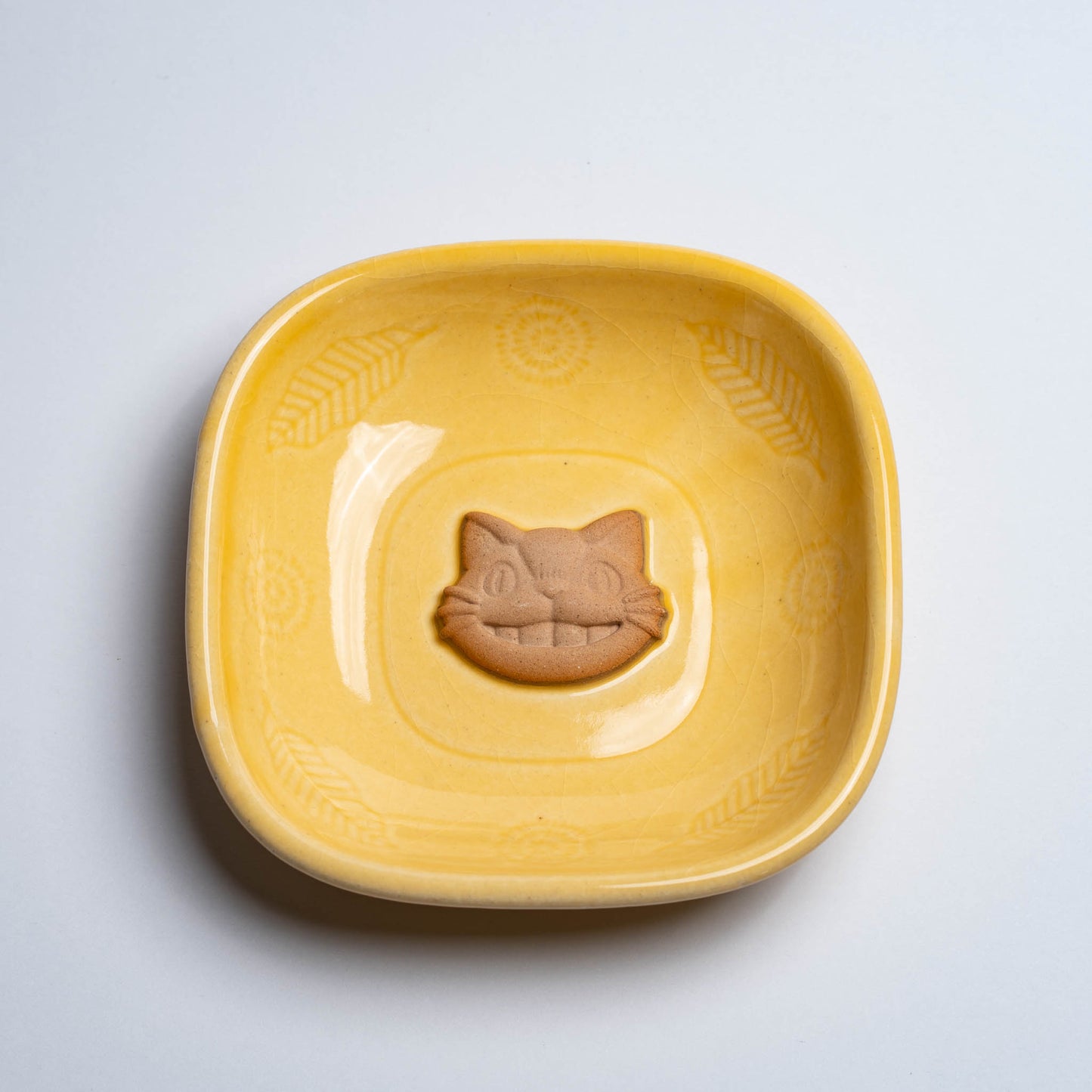 Seto ware acorn plate - Cat Bus