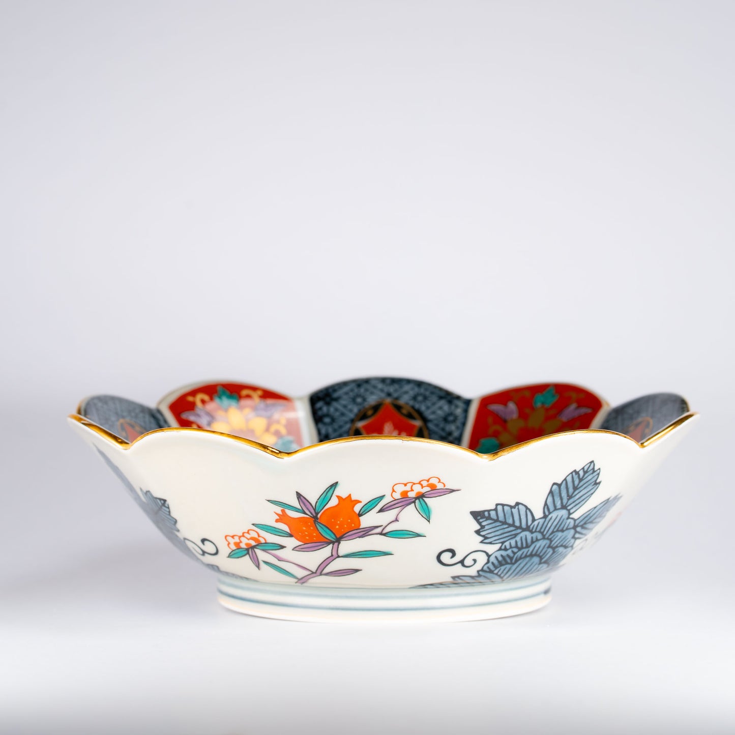 Small bowl with 10 directions of flower patterns
