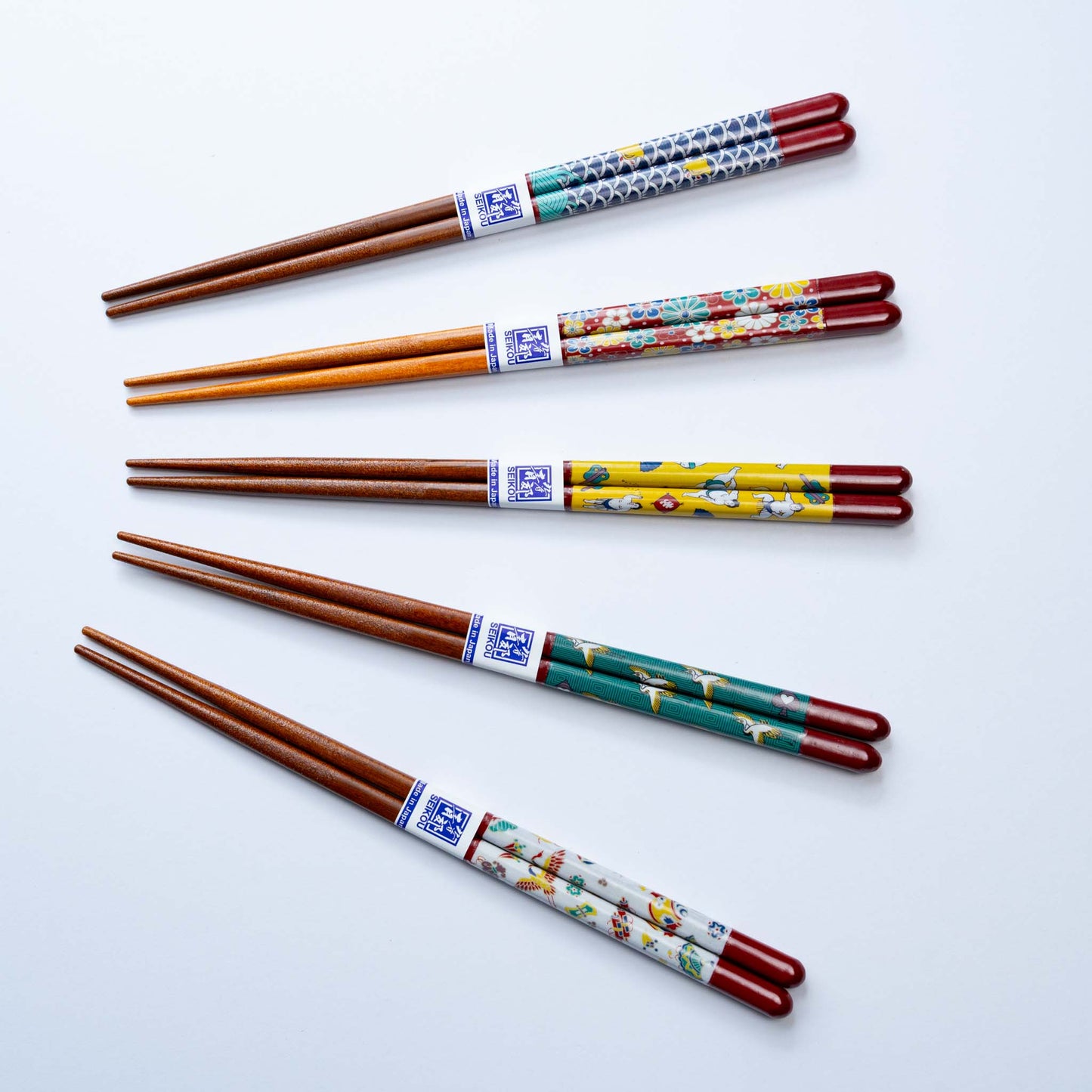 Seikou Kiln Kutani Iroe Wakasa Lacquer Chopsticks  - Plum Chrysanthemum (Dishwasher safe)