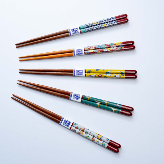 Seikou Kiln Kutani Iroe Wakasa Lacquer Chopsticks  - Plum Chrysanthemum (Dishwasher safe)