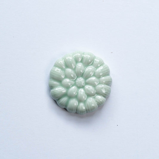 Confectionery wooden shaped lucky chopstick rest (Blue Chrysanthemum Celadon)