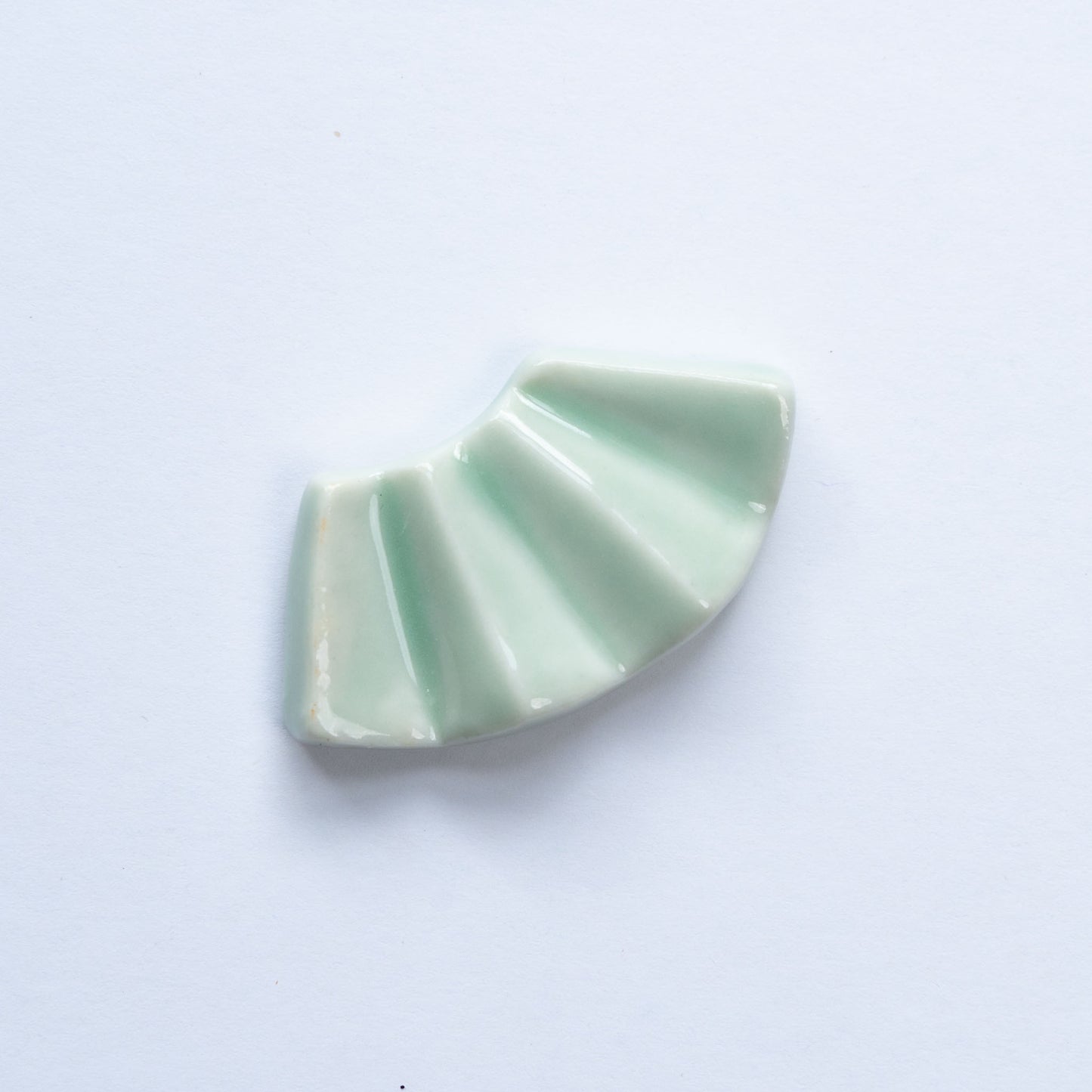 Confectionery wooden shaped lucky chopstick rest (Fan Celadon)