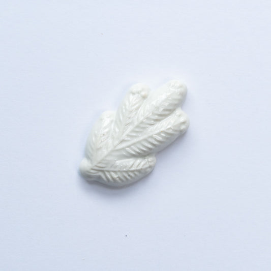 Confectionery wooden shaped lucky chopstick rest (Pine White)