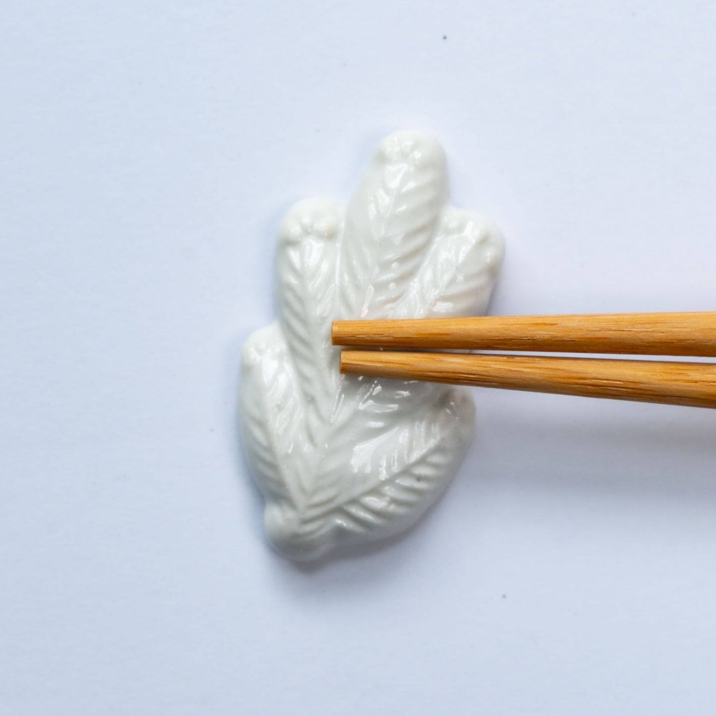 Confectionery wooden shaped lucky chopstick rest (Pine White)