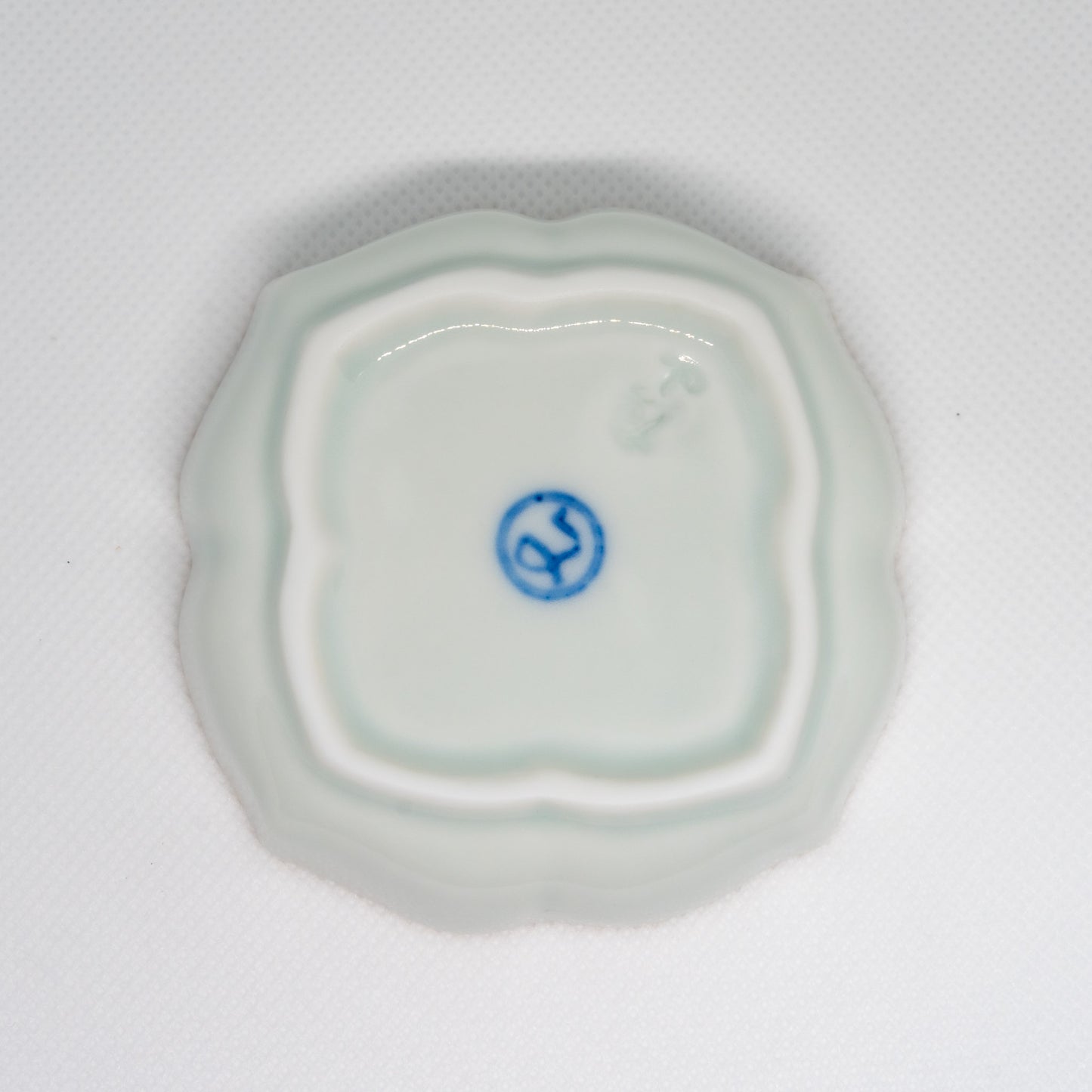 Arita Ware Bean Plate (Plum)