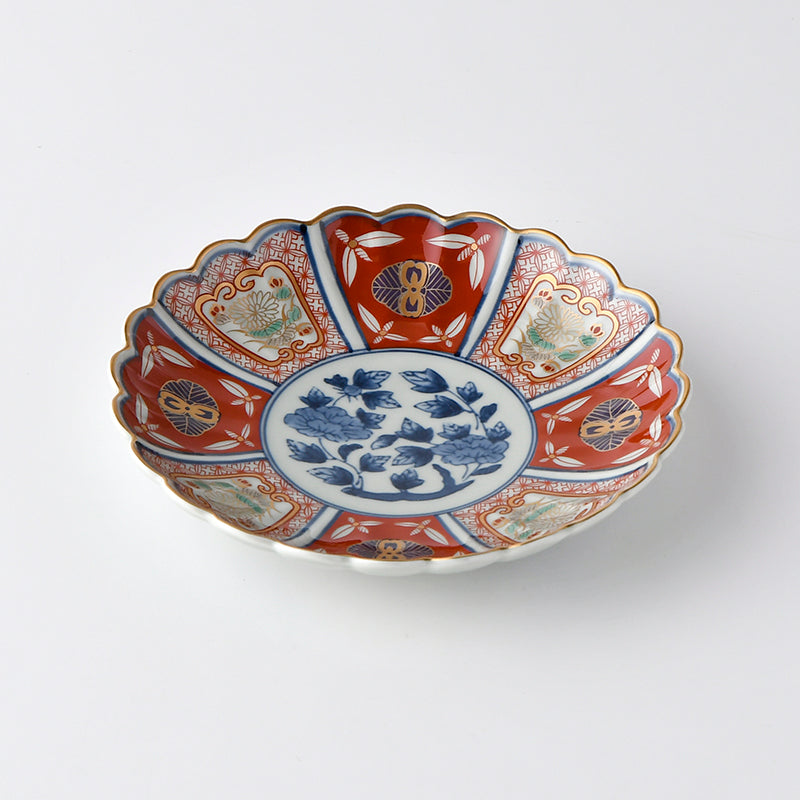 Rinkuro Kiln Old Imari style plate - Chrysanthemum flower pattern