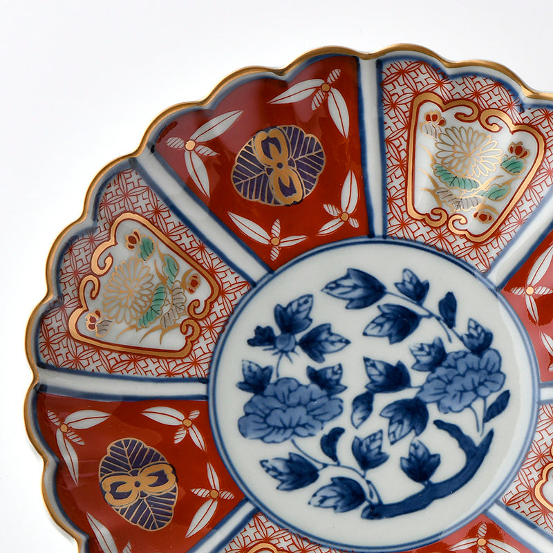 Rinkuro Kiln Old Imari style plate - Chrysanthemum flower pattern